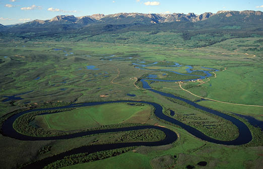 Upper green river, with mountains in the background  