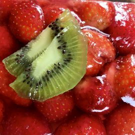 glazed strawberry and kiwi slices