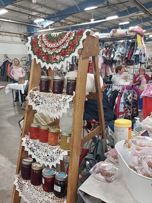 Display of canned goods