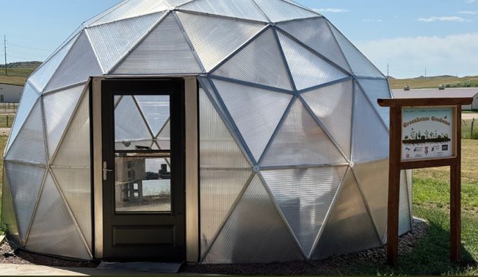 John-Schiffer-greenhouse-500h Geodome