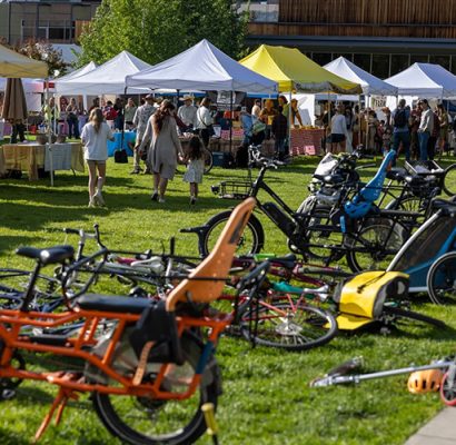 Bikes at a farmers market