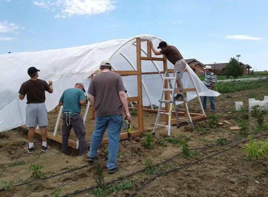 UWE-Platte-County-2-500h People constructing a hoop house.