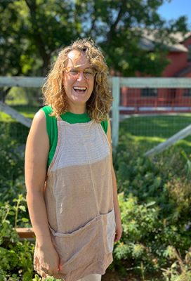 Ucross-Foundation-500h Laughing woman